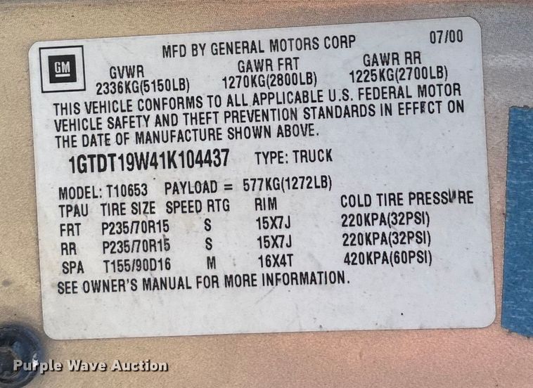 image for item FO3543 2001 GMC Sonoma Ext. Cab pickup truck