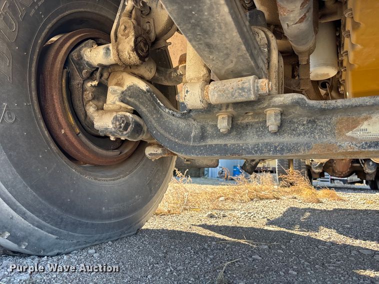 image for item FO3555 2005 Kenworth W900 flatbed truck