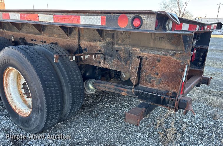 image for item FO3555 2005 Kenworth W900 flatbed truck