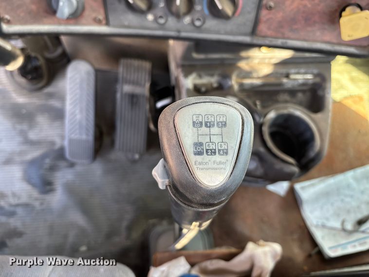 image for item FO3555 2005 Kenworth W900 flatbed truck