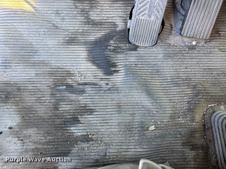 image for item FO3555 2005 Kenworth W900 flatbed truck