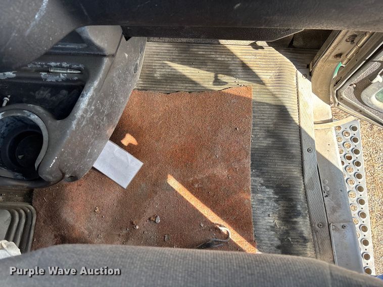 image for item FO3555 2005 Kenworth W900 flatbed truck