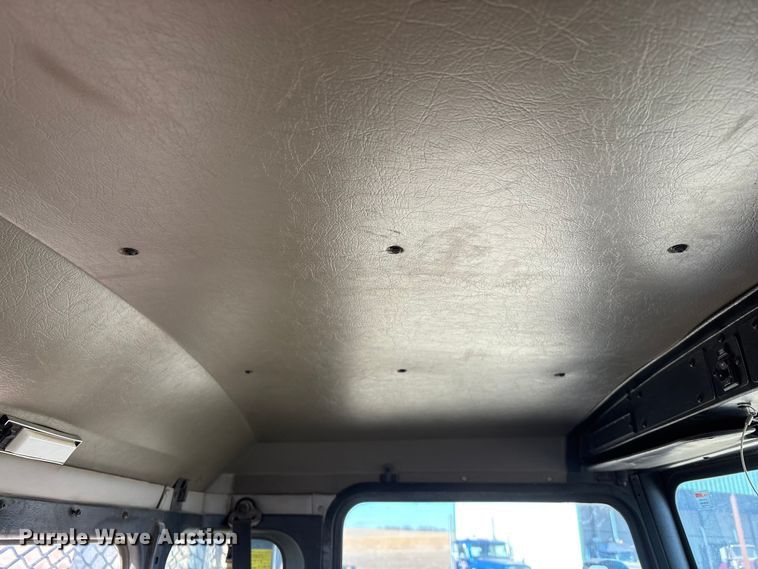 image for item FO3555 2005 Kenworth W900 flatbed truck