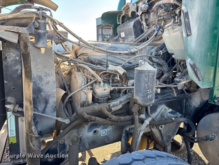 image for item FO3555 2005 Kenworth W900 flatbed truck