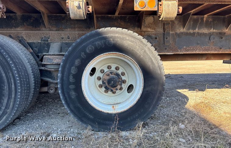 image for item FO3555 2005 Kenworth W900 flatbed truck