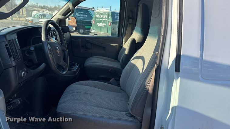 image for item FO3568 2017 GMC Savana 2500 Van