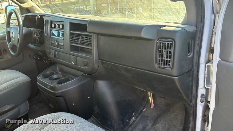 image for item FO3568 2017 GMC Savana 2500 Van