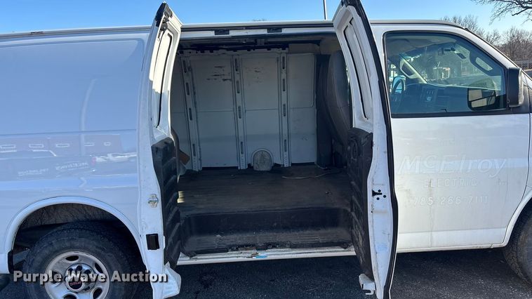 image for item FO3568 2017 GMC Savana 2500 Van