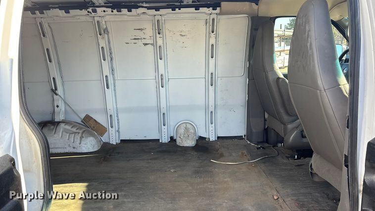 image for item FO3568 2017 GMC Savana 2500 Van