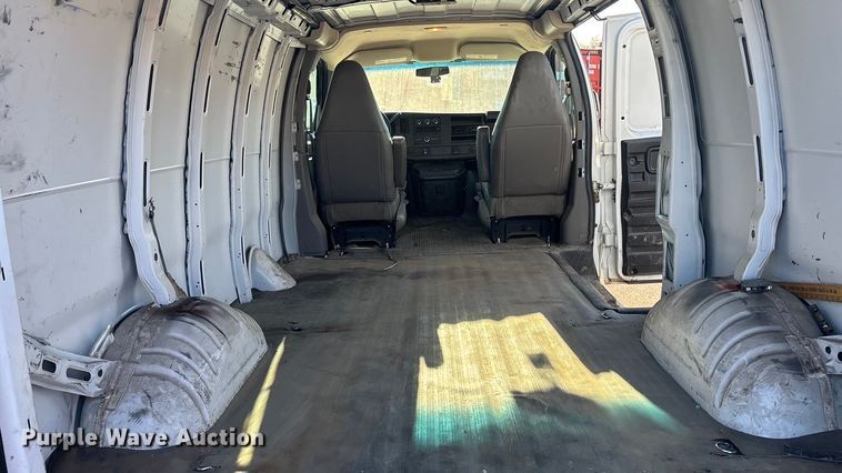 image for item FO3568 2017 GMC Savana 2500 Van