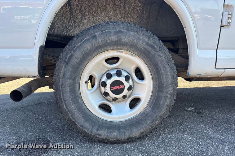 image for item FO3568 2017 GMC Savana 2500 Van