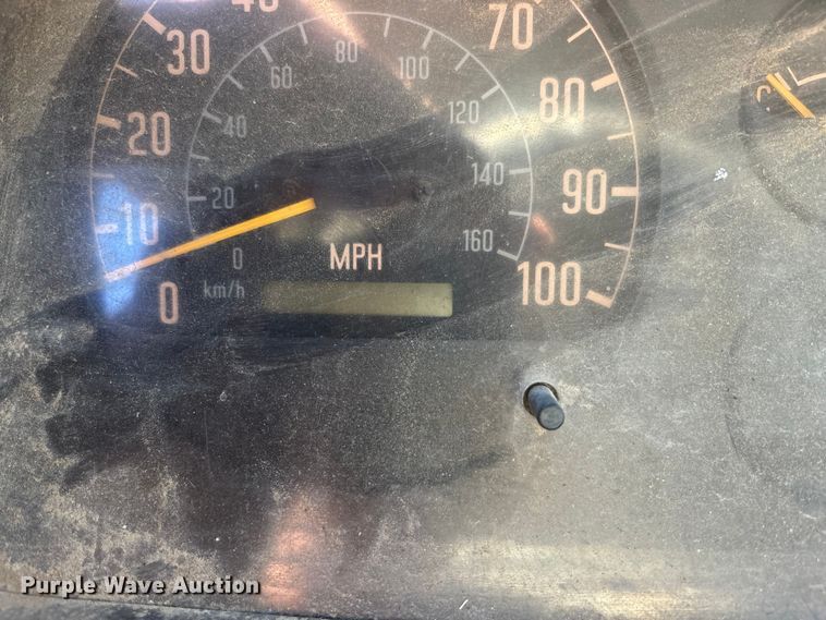 image for item FO3569 1999 Isuzu NPR dump flatbed truck