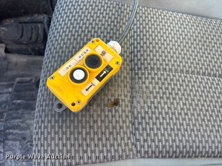 image for item FO3570 2014 Ford F450 dump flatbed truck