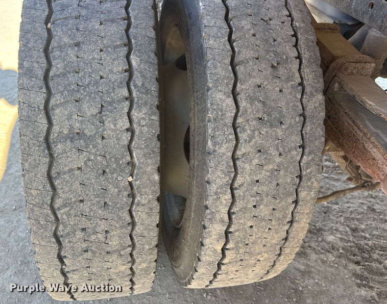 image for item FO3570 2014 Ford F450 dump flatbed truck