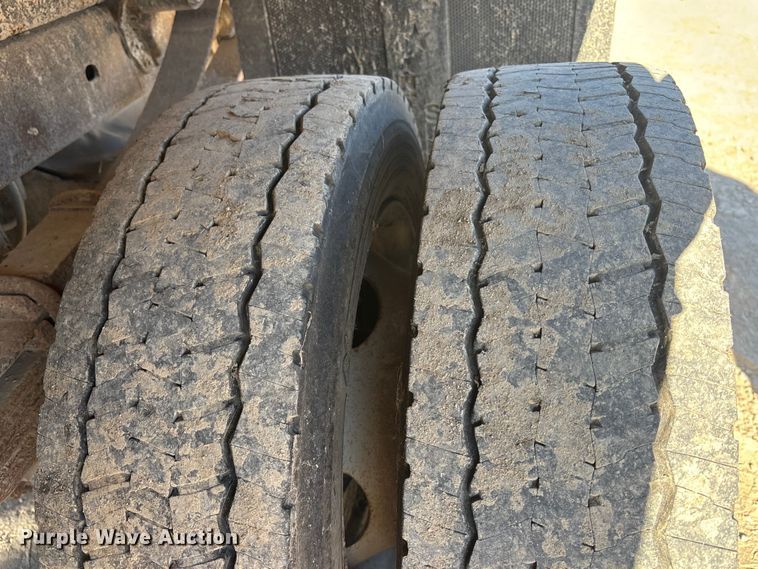 image for item FO3570 2014 Ford F450 dump flatbed truck