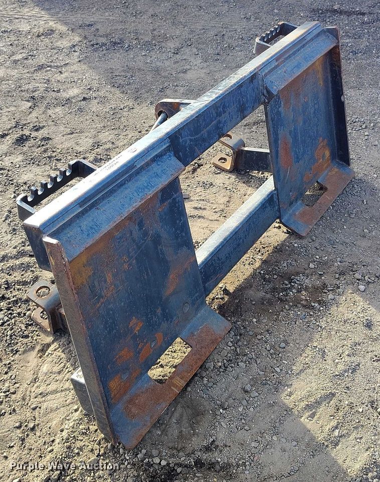 image for item IH9443 McCormick Equipment skid steer three point hitch