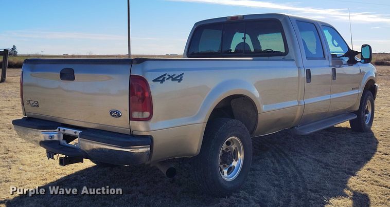 image for item IH9448 2000 Ford F350 Super Duty Crew Cab pickup truck