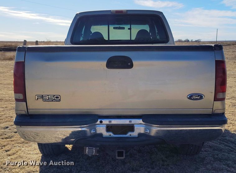 image for item IH9448 2000 Ford F350 Super Duty Crew Cab pickup truck