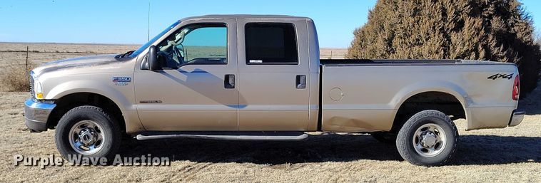 image for item IH9448 2000 Ford F350 Super Duty Crew Cab pickup truck