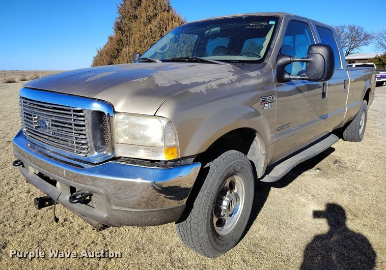 image for item IH9448 2000 Ford F350 Super Duty Crew Cab pickup truck