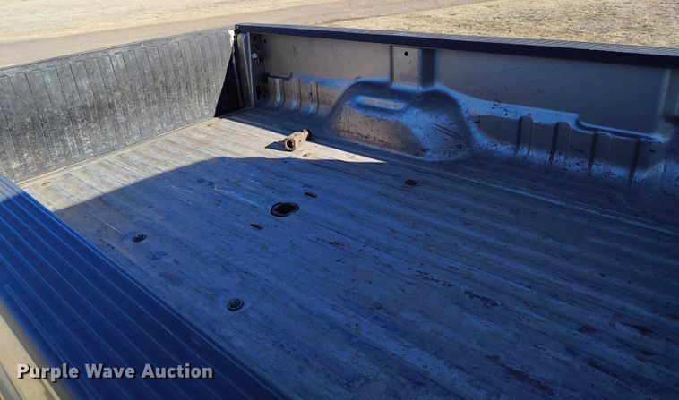 image for item IH9448 2000 Ford F350 Super Duty Crew Cab pickup truck