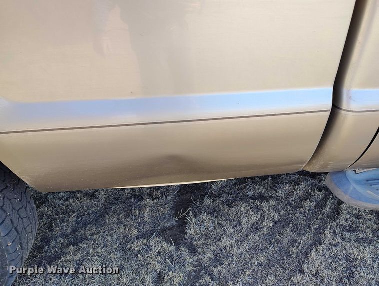 image for item IH9448 2000 Ford F350 Super Duty Crew Cab pickup truck