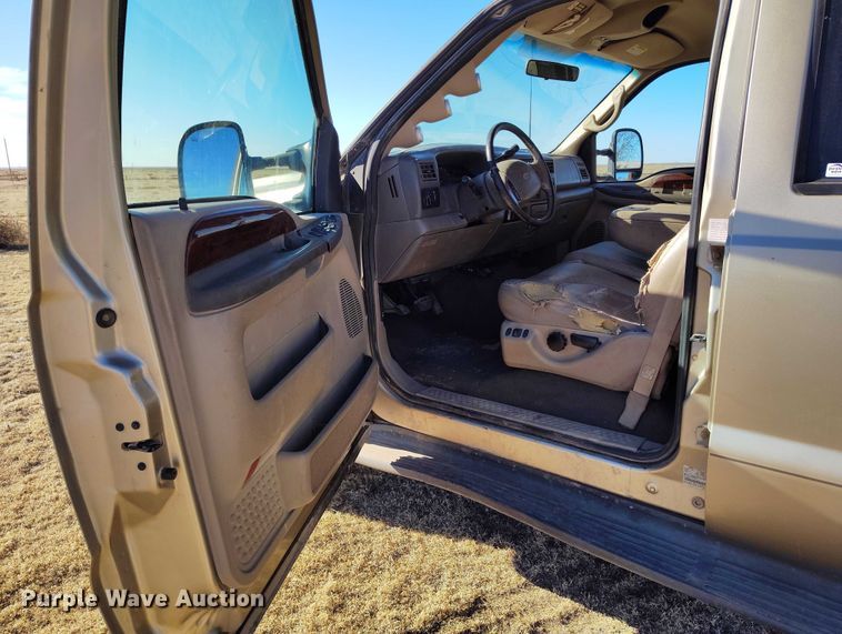 image for item IH9448 2000 Ford F350 Super Duty Crew Cab pickup truck