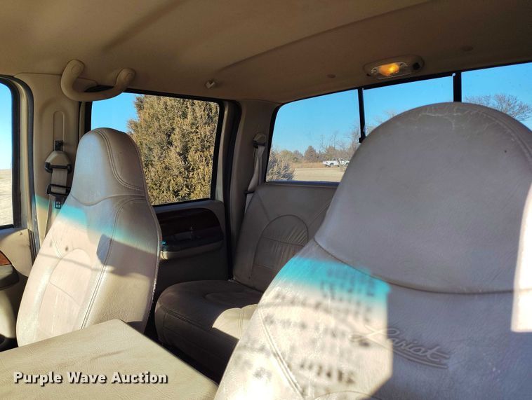 image for item IH9448 2000 Ford F350 Super Duty Crew Cab pickup truck