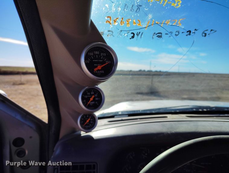 image for item IH9448 2000 Ford F350 Super Duty Crew Cab pickup truck