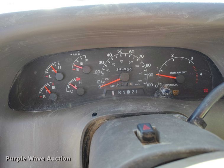 image for item IH9448 2000 Ford F350 Super Duty Crew Cab pickup truck