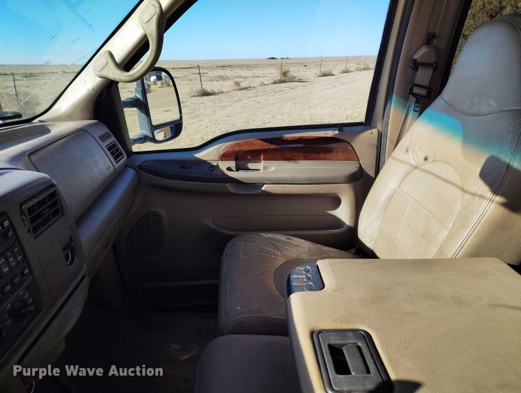 image for item IH9448 2000 Ford F350 Super Duty Crew Cab pickup truck