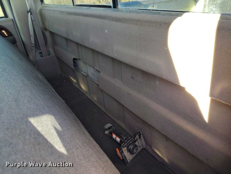 image for item IH9448 2000 Ford F350 Super Duty Crew Cab pickup truck