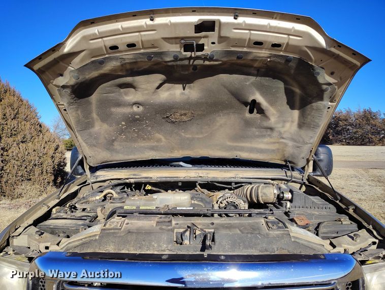 image for item IH9448 2000 Ford F350 Super Duty Crew Cab pickup truck