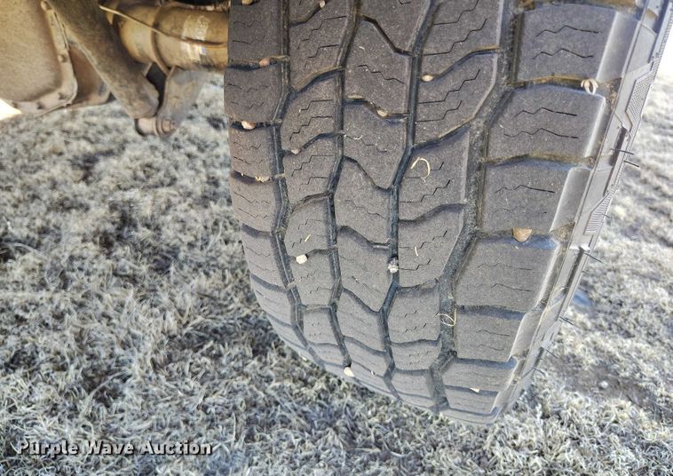 image for item IH9448 2000 Ford F350 Super Duty Crew Cab pickup truck