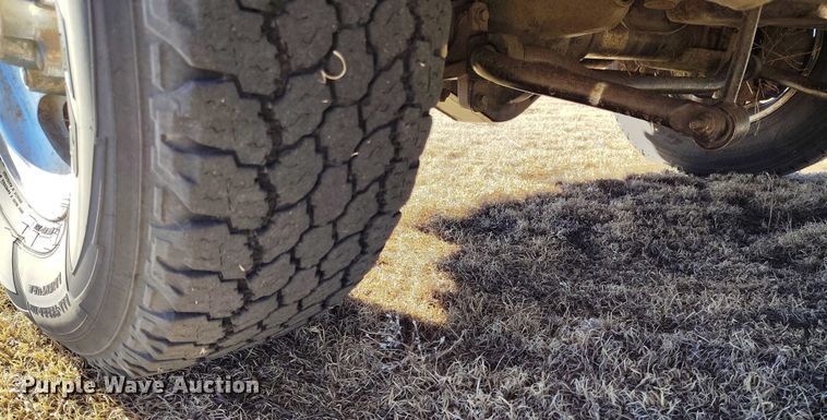 image for item IH9448 2000 Ford F350 Super Duty Crew Cab pickup truck