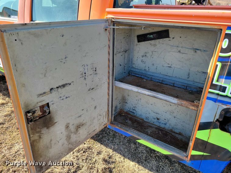 image for item NK9750 2013 Ford F350 Crew Cab utility bed pickup truck