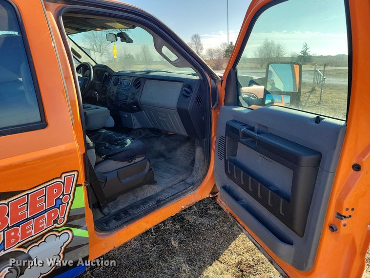 image for item NK9750 2013 Ford F350 Crew Cab utility bed pickup truck