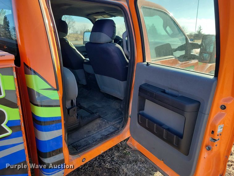 image for item NK9750 2013 Ford F350 Crew Cab utility bed pickup truck