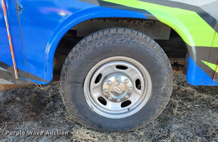 image for item NK9750 2013 Ford F350 Crew Cab utility bed pickup truck