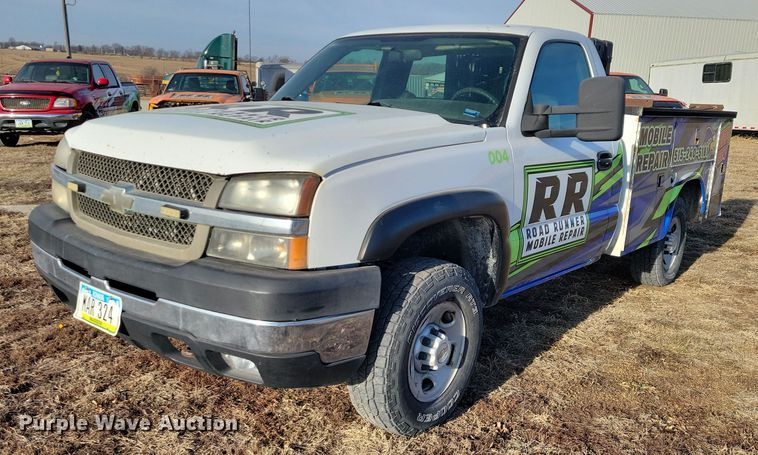 image for item NK9751 2006 Chevrolet 2500HD utility bed pickup truck