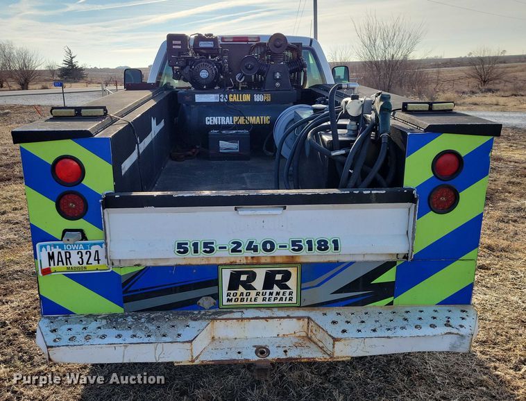 image for item NK9751 2006 Chevrolet 2500HD utility bed pickup truck