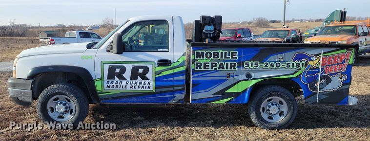 image for item NK9751 2006 Chevrolet 2500HD utility bed pickup truck