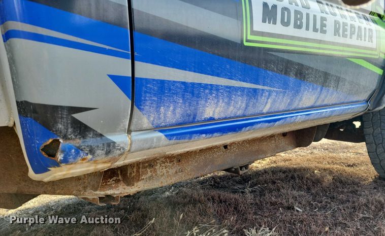 image for item NK9751 2006 Chevrolet 2500HD utility bed pickup truck