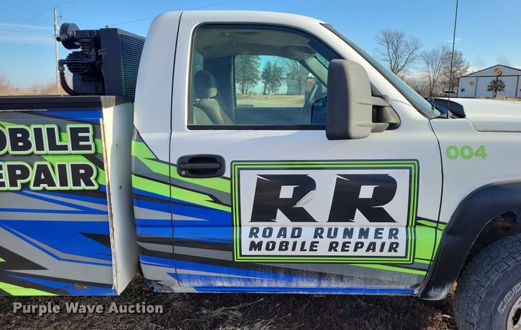 image for item NK9751 2006 Chevrolet 2500HD utility bed pickup truck