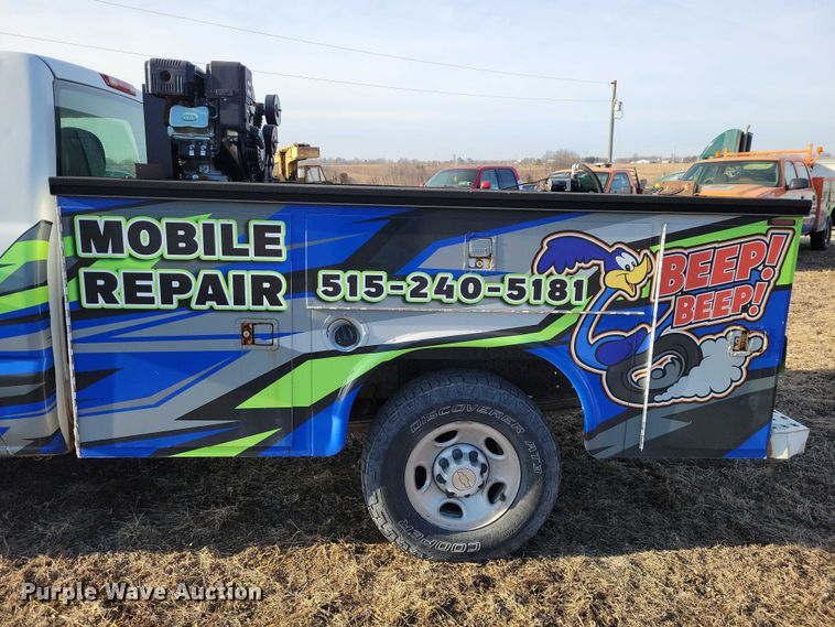 image for item NK9751 2006 Chevrolet 2500HD utility bed pickup truck