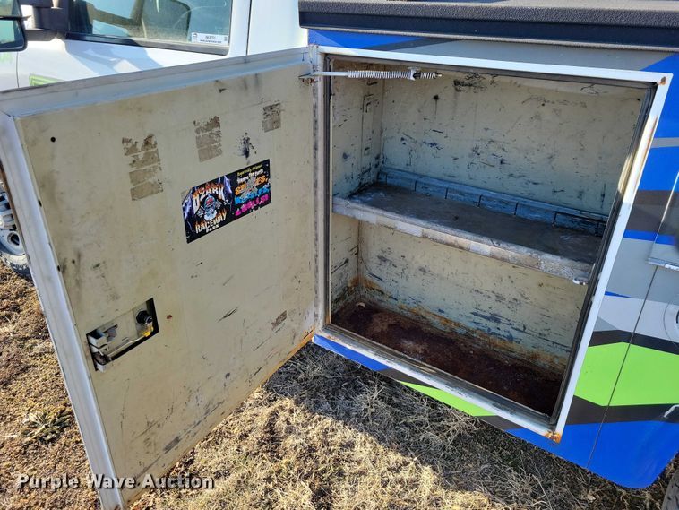 image for item NK9751 2006 Chevrolet 2500HD utility bed pickup truck