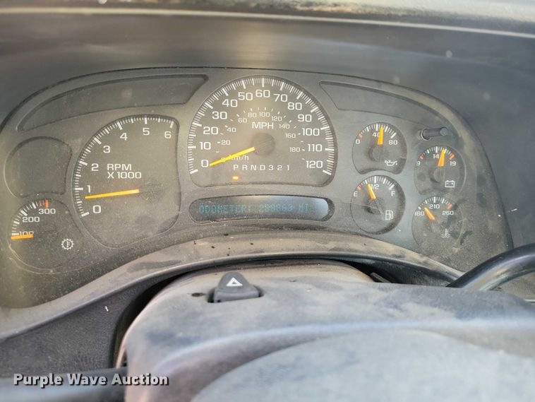 image for item NK9751 2006 Chevrolet 2500HD utility bed pickup truck