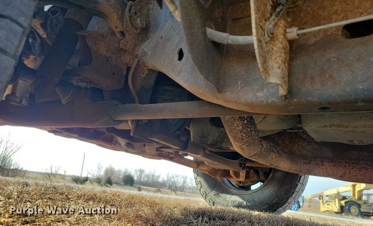 image for item NK9751 2006 Chevrolet 2500HD utility bed pickup truck