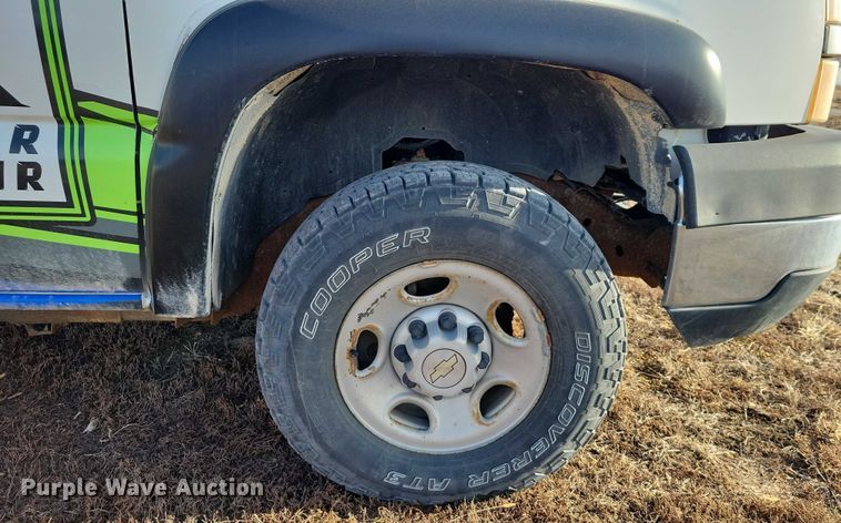 image for item NK9751 2006 Chevrolet 2500HD utility bed pickup truck