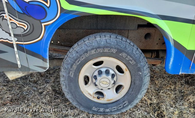 image for item NK9751 2006 Chevrolet 2500HD utility bed pickup truck